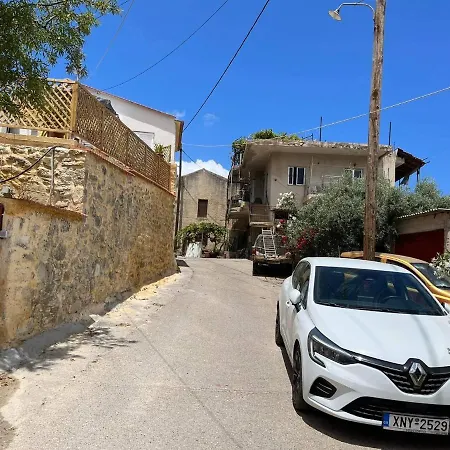 Holiday home Casa Di Fragkiskos. ένα σπίτι μέσα στη φύση. *